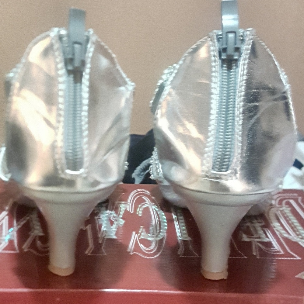 Heels - Picture 5 of 7